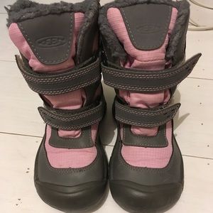 Girls Keen Winter Boots-200g insulated.